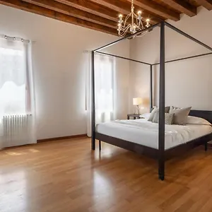 https://maison-grand-canal-view.hotelinveneto.com